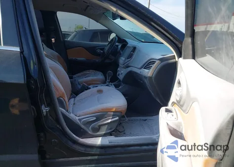 2015 Jeep Cherokee Latitude z USA, uszkodzony, nr VIN 1C4PJLCB0FW547012